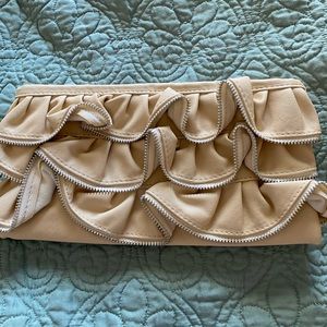 Zipper ruffle in Cream